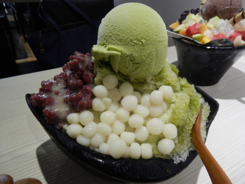 新竹冰店【海洋冰城】-清大美食，超好吃自助冰、宇治抹茶冰、水果剉冰