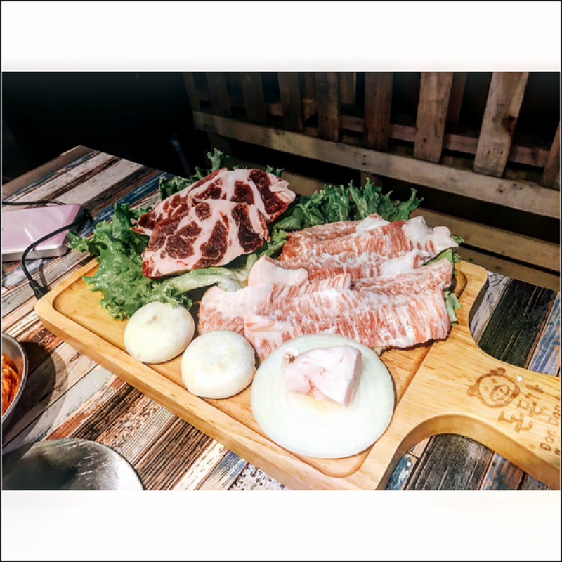台北微食記::國父紀念館站::咚咚家韓式豬肉專賣店::優秀的豬◆不動你手，就進你口