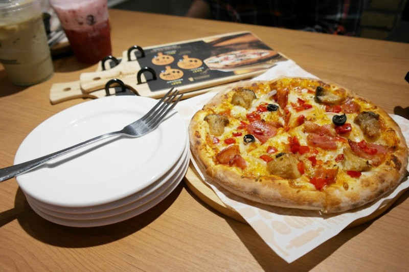 [食記]台北 堤諾比薩 Tinos Pizza Café(家樂福內湖店) 多人分享  享受美味 義式風味