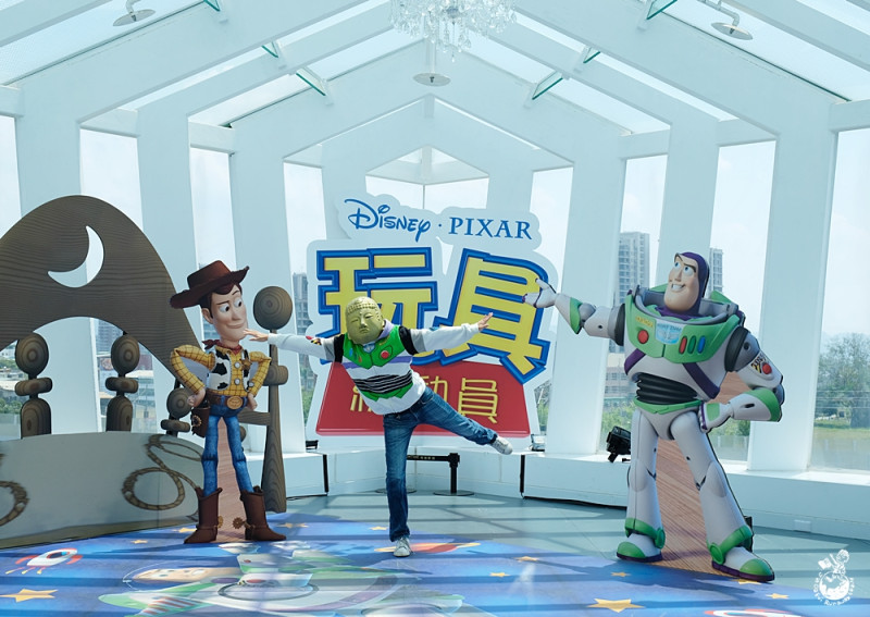 迪士尼皮克斯動畫廳-以玩具總動員為主題的場景，空中花園也有網美景點和皮克斯人物可以拍 