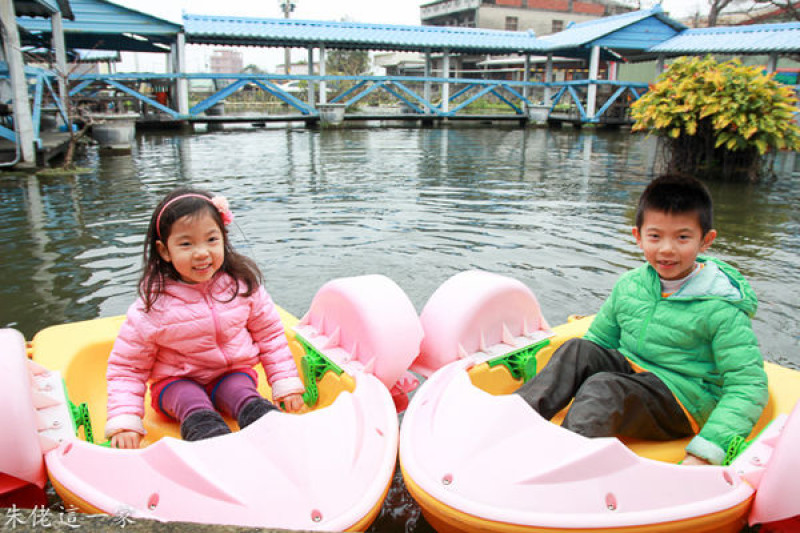 【新竹景點】善水草塘。DIY生態瓶,帶回家享受餵魚的樂趣！！而且還能免費玩手搖船