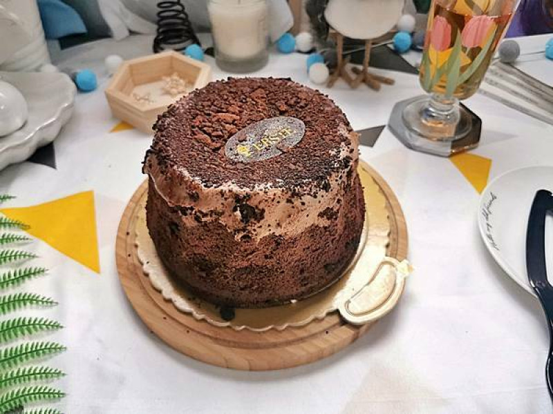 【美食】台北大安「艾斯特烘焙 ERSTE Pâtisserie」德國IBA世界冠軍，超人氣火山奶蓋蛋糕!