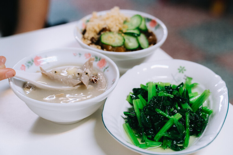 一碗米糕，一碗四神湯，一個旅程的美好記憶｜台南市中西區｜禧樂米糕