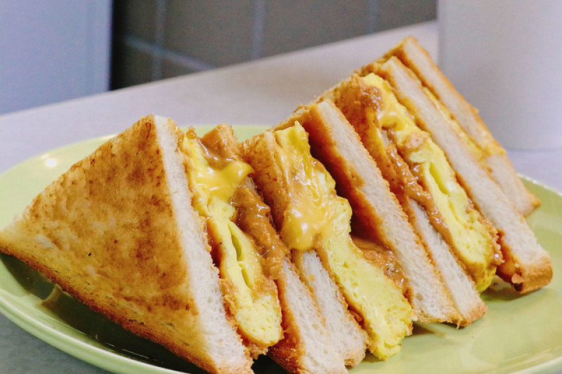 【天母】雪福早午餐｜隱身巷弄之中的美味熔岩花生醬招牌三明治＊