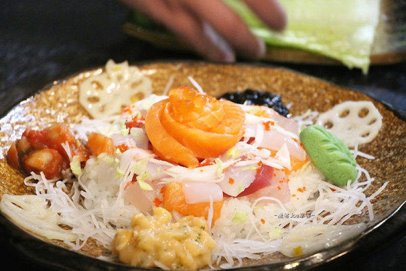 大里鯣口鮮壽司，極具創意的美味丼飯，也有單純平價的十元壽司!!