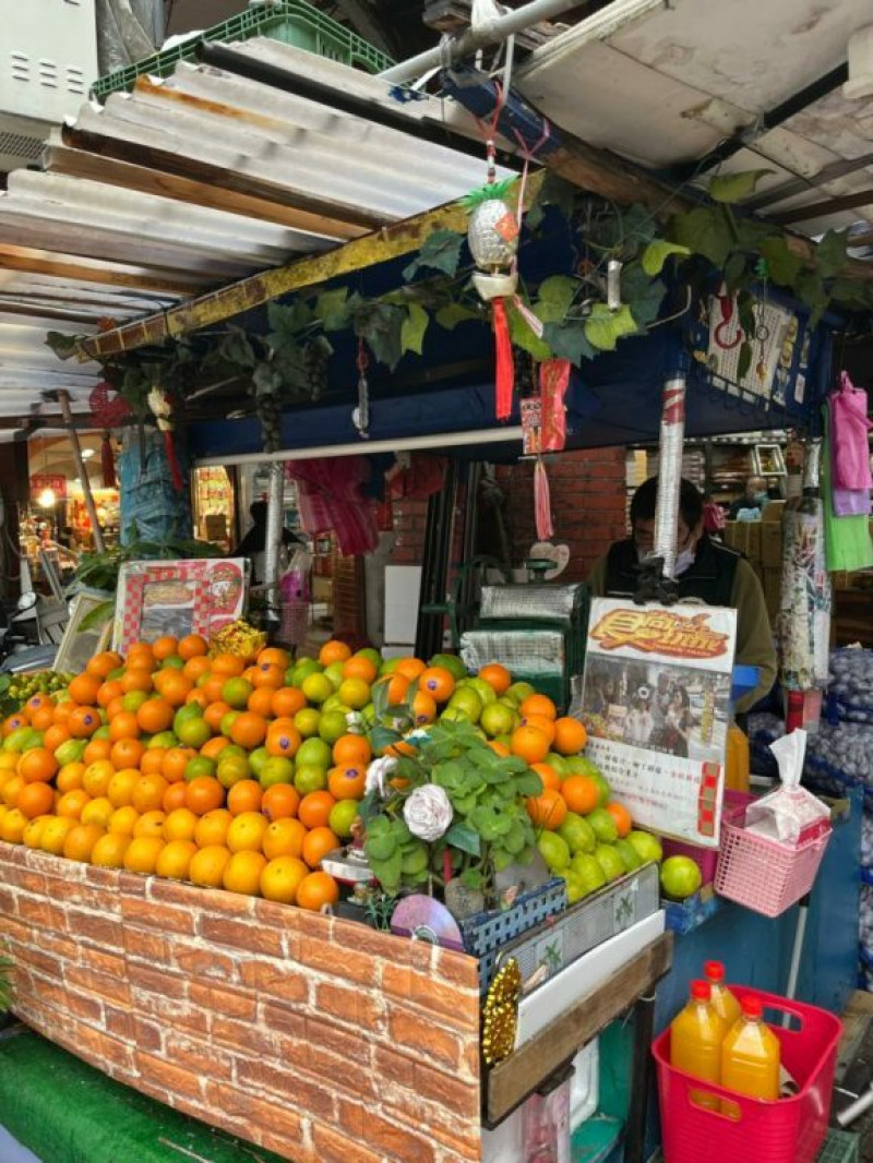 台北食記｜迪化街中鮮榨果汁攤 食尚玩家採訪推薦 金桔檸檬/柳丁汁