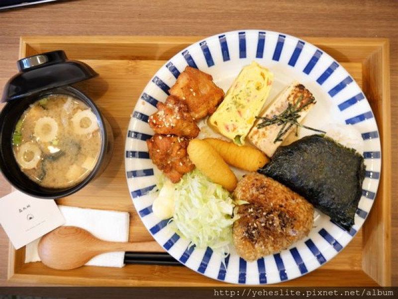 森丸所- 迷走在日式飯糰以及濃郁味增的美味氛圍裡