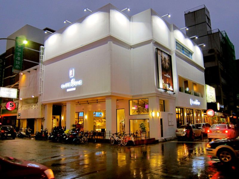 嘉義咖啡店｜Caffe bene嘉義時尚概念店♥文內附完整菜單 ♥韓國最大的連鎖咖啡店進駐啦