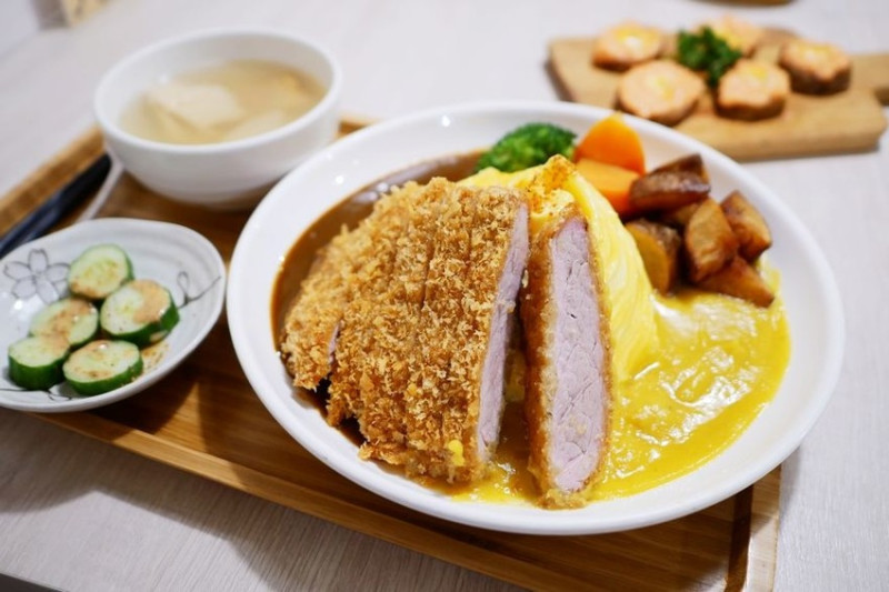 【新竹】東區 私嚐の吃飯 平價美味的濃郁歐姆蛋豬排咖哩飯、鐵板飯♥♥♥