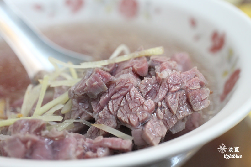 嘉義美食：淺藍 × 阿進土產牛肉湯～晚來吃不到美味牛肉湯、牛雜湯