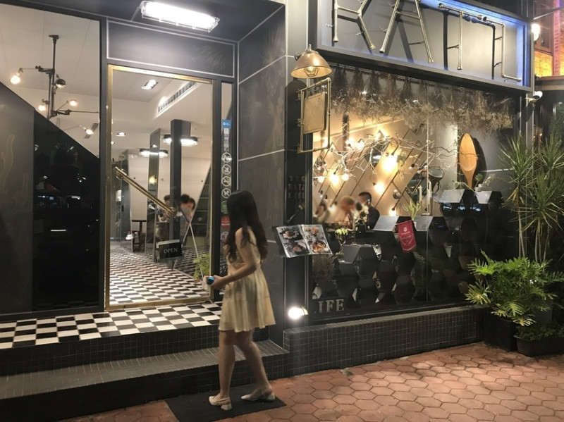 ［台中西區］KATZ卡司複合式餐廳 美術園道店~餐點大分量 韓式創意餐點 輕工業裝潢風格餐廳