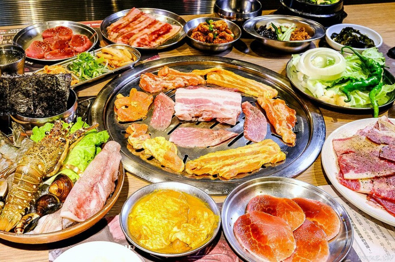 烤肉吃到飽404元起高CP值，五花肉.KR韓國烤肉超過70種海陸食材，再送海鮮龍蝦盤，肉食控揪起來！