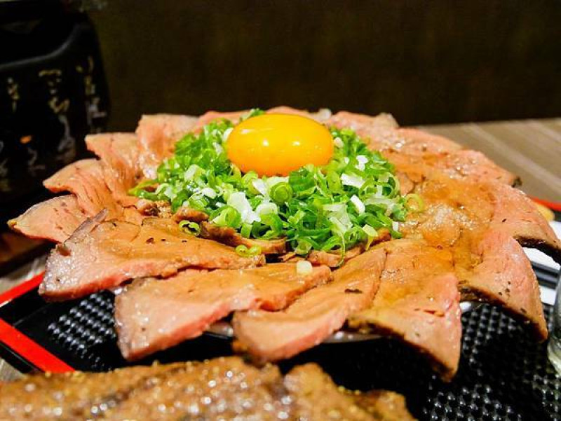 【台北車站】丼fun – 令人驚豔的DIY炸牛排丼、香嫩Q彈的蔥鹽牛舌丼