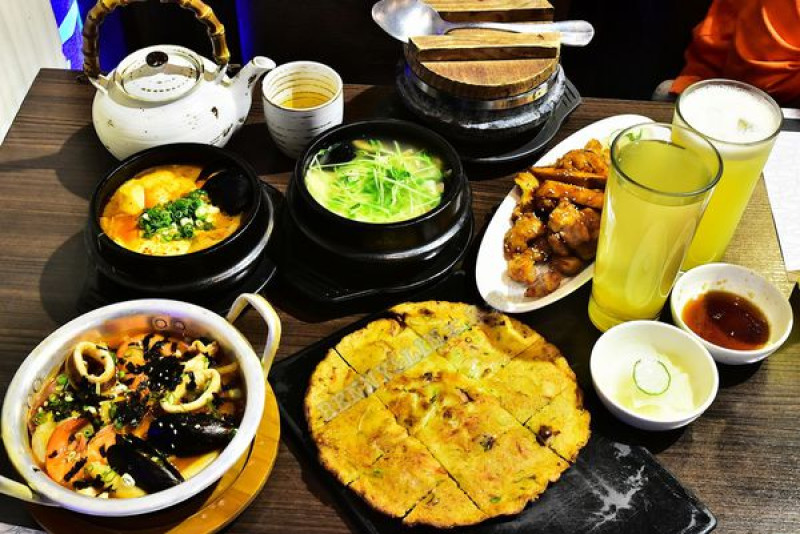 [高雄美食]一吃就上癮的韓式美食，每日現做嫩豆腐料理專賣 -- 玉豆腐韓國料理-成功店