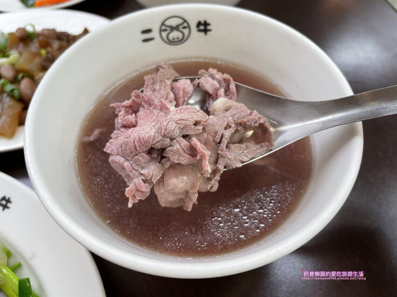 [台南安平區]文章二牛你選哪一味？二牛牛肉湯最好吃的竟然不是牛肉湯而是它！