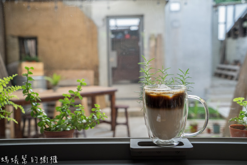 炎生Caffè|廢墟老屋新生咖啡館，彰化市最新IG打卡點，獨棟後庭園咖啡館。