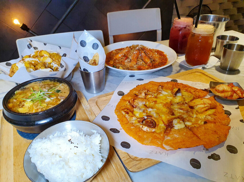 【高雄文化中心韓式料理】 KATZ卡司複合式餐廳 高雄店 炸雞｜鍋物拌飯｜甜點 道地韓式流行料理