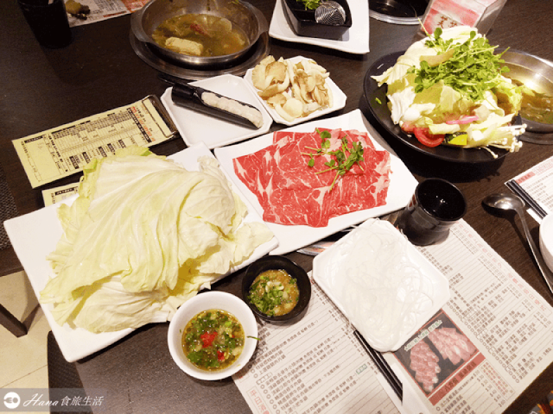 【新北三重】八方悅日式涮涮鍋 | 飯麵、冬粉、爆米花、冰淇淋吃到飽的高評價好肉質火鍋
