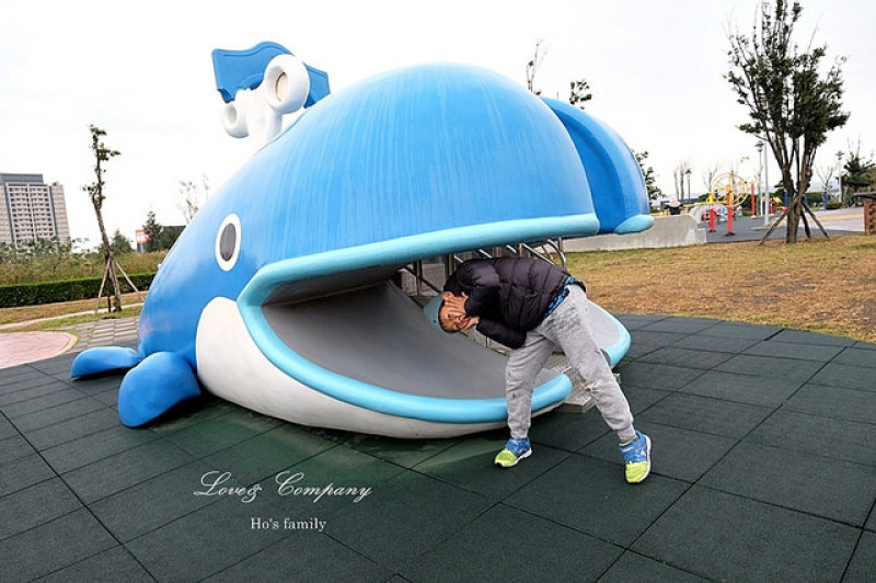 【台中親子景點】頂魚寮公園～新亮點，鯨魚溜滑梯來了！3D海洋彩繪、花園迷宮特色公園新玩法