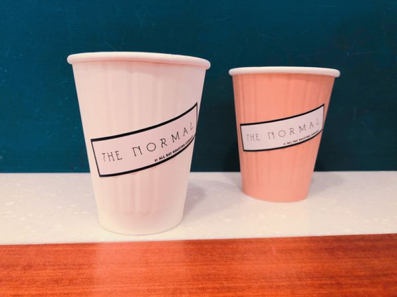 捷運國父紀念館站✿The Normal✿深藍色極簡咖啡廳 ! 獨特的豆奶搭配咖啡~ 好順口!!