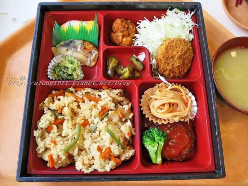 來看看東京公務員中午都吃些什麼呢？    ..東京都廳員工餐廳覓食趣!!              