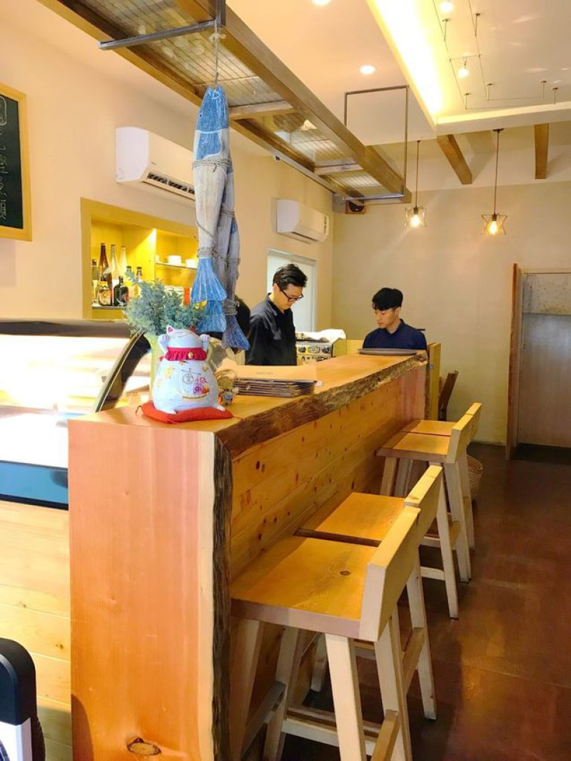 【咖啡廳】【宜蘭】里海咖啡，宜蘭礁溪新鮮的日式海鮮定食