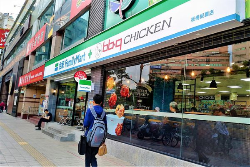 ●台北食記●BBQ Chicken~板橋府中站1號出口▼韓國來的炸雞店▲