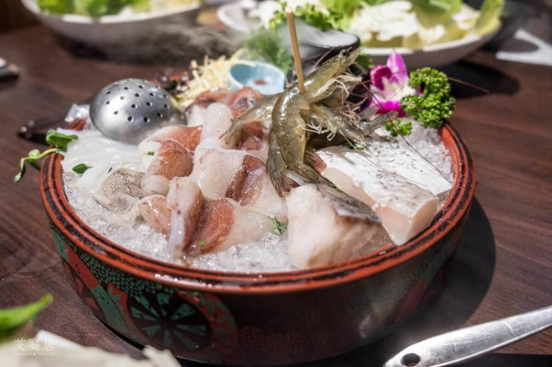 天鍋宴 新鮮大份量海鮮陸拼盤鍋 / 肉品海鮮可自由選擇搭配