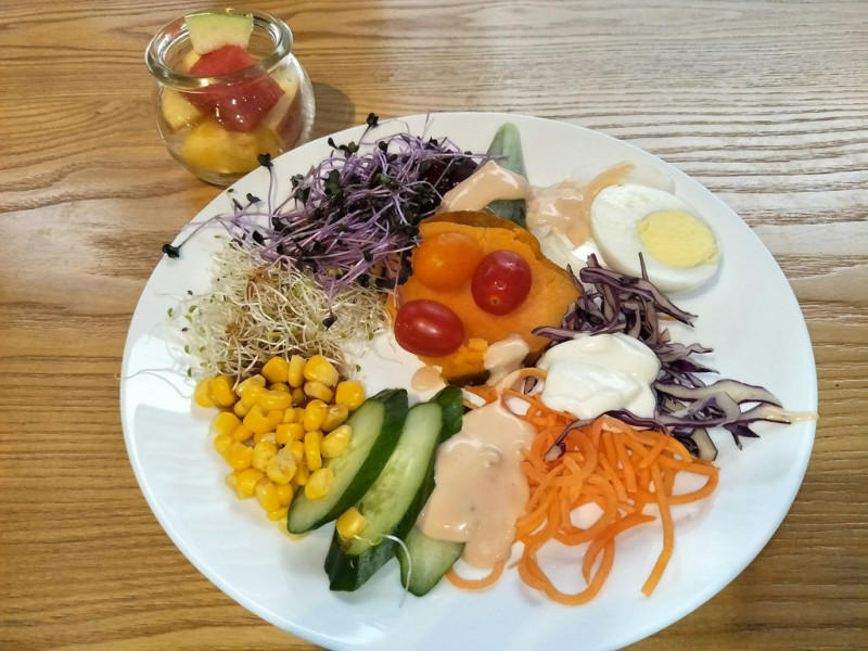 台北松江南京美食"52輕食buffet Salad Bar沙拉吧"平價吃到飽的健康輕食生菜沙拉吧~ 蔬食愛好者的buffet 新樂園 來一次就能吃到各種不同的美式新鮮特調沙拉!!!