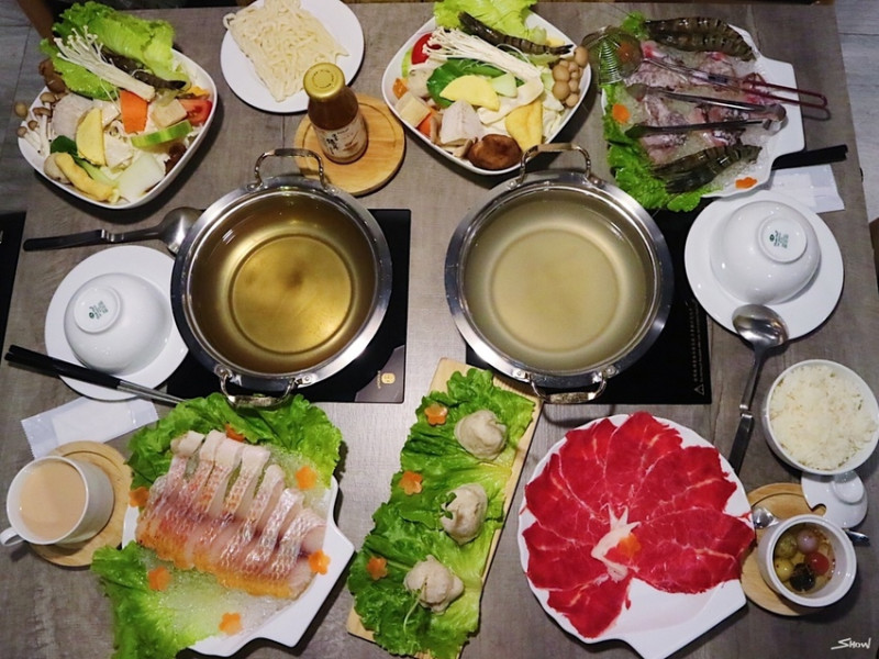 【美食】擁有超新鮮膠質豐厚的海鮮火鍋，充滿海味的味覺饗宴就在「百味釜精緻鍋物」