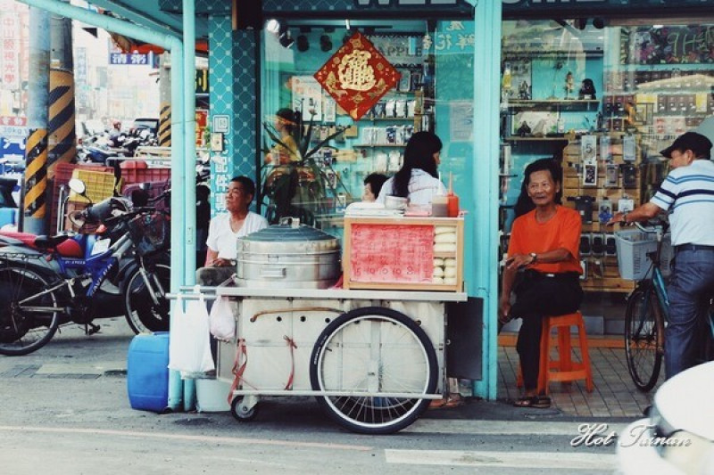 【台南美食】在地45年無名老店！佳里區電信行前的人氣傳統包子店              