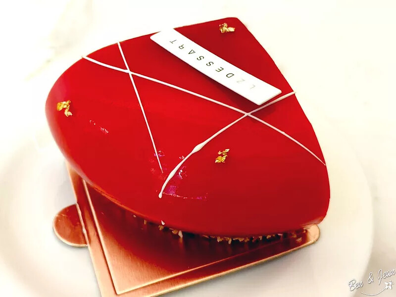 台中市西區L.Z. Dessart 無框架甜點》世界甜點冠軍級的甜點「緋紅」蛋糕美的像藝術品， 勤美草悟道下午茶