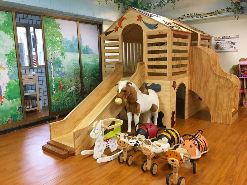 【美食】童遊森林館|質感系木製玩具、琉璃沙坑、主題活動、大型娃娃屋~孩子們的夢幻秘密基地