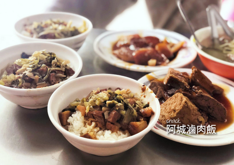 ∥嘉義食記∥阿城滷肉飯/溫暖的古早味，隱藏版銅板美食就在東門市場！