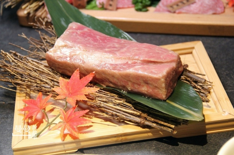 【台中】台灣燒肉第一品牌推薦肉多多燒肉超市、肉質好、份量驚人、CP值高，大推低溫烹調舒肥牛小排