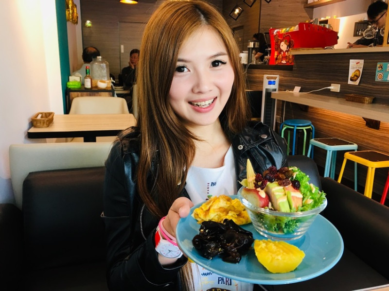 台南蔬食早午餐推薦-超好吃可卡CoxCr堅持用最好的原料、有機的食材給顧客一個健康安全食用的環境