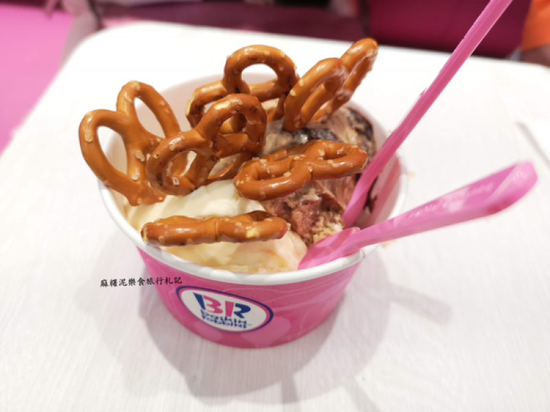 【台中 梧棲】終於又回來了!! 三井outlet 排隊甜點『31 ICE CREAM』(31冰淇淋)台灣三家分店地點，台灣限量口味(內含價錢、口味
