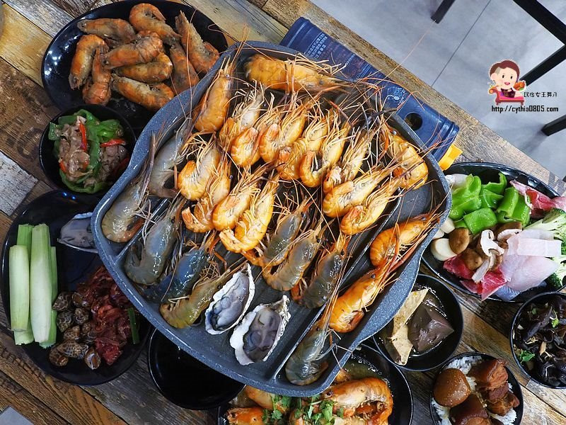 八德澎派的流水道泰國蝦吃到飽，平日699元，有熟食有生蠔有香魚，大人小孩都吃的樂呵呵