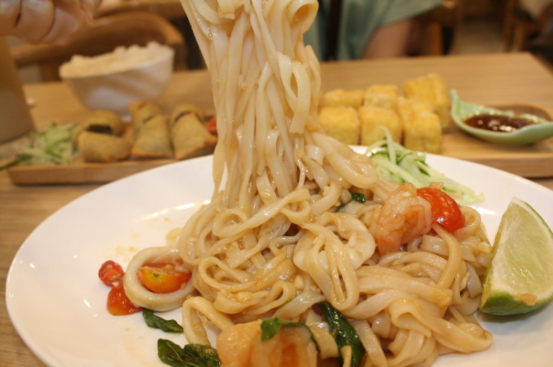 【新莊美食】特葉泰式料理-一個人也可以享用道地的泰式料理,泰式海鮮炒河粉好吃!