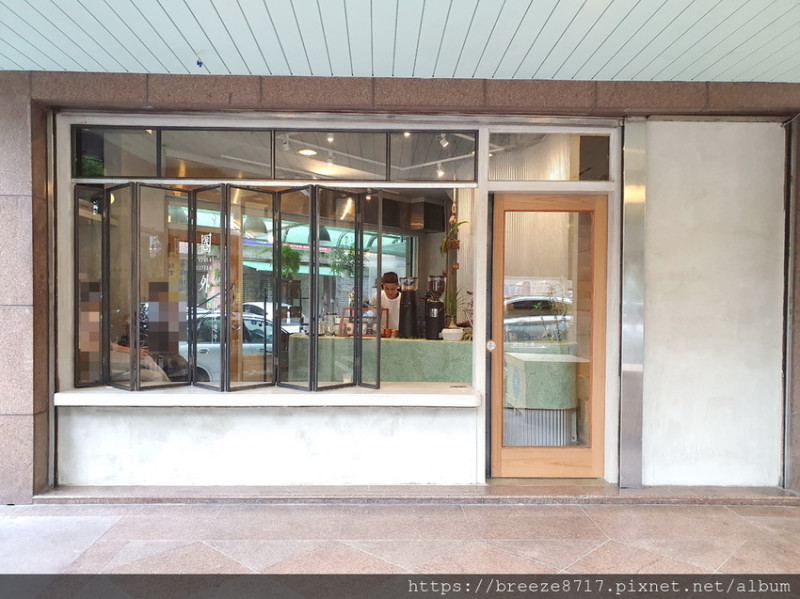 圈外咖啡 Kengai Coffea｜美感窗景視野咖啡館 【新北市】
