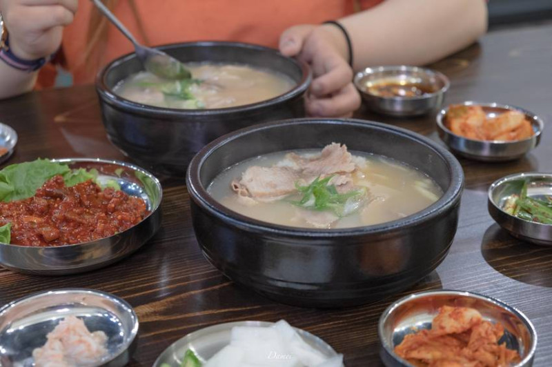 高雄新興｜小月 豬肉湯飯專賣店-釜山的滋味，豬肉給的超大方