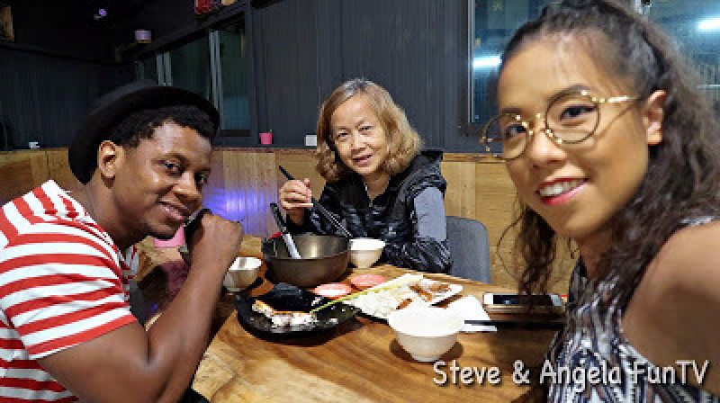 Roasted Chicken in the Bucket @ Kaohsiung 高雄市區也可以吃到桶仔雞「文。茶園」[Foodie Series] | Steve&Angela FunTV