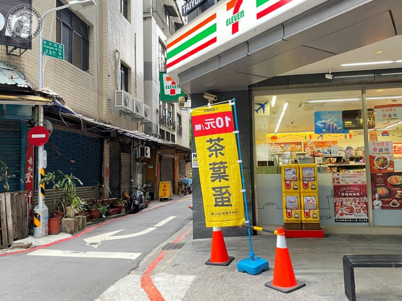 【 台北米粉湯 】不想介紹台北市最便宜黑白切小菜的米粉湯店，就藏匿在華陰街巷子中的巷子