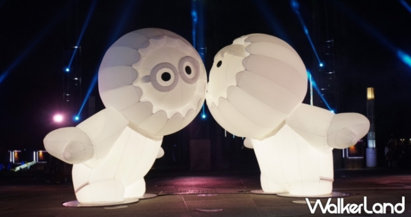 一起追光去！「2019 LOVE高雄追光季」登場，打造8個主題展演燈區，Anooki X光之耶誕樹、5米氣球裝置藝術成為搶拍焦點，快來感受浪漫美好的光影變化。