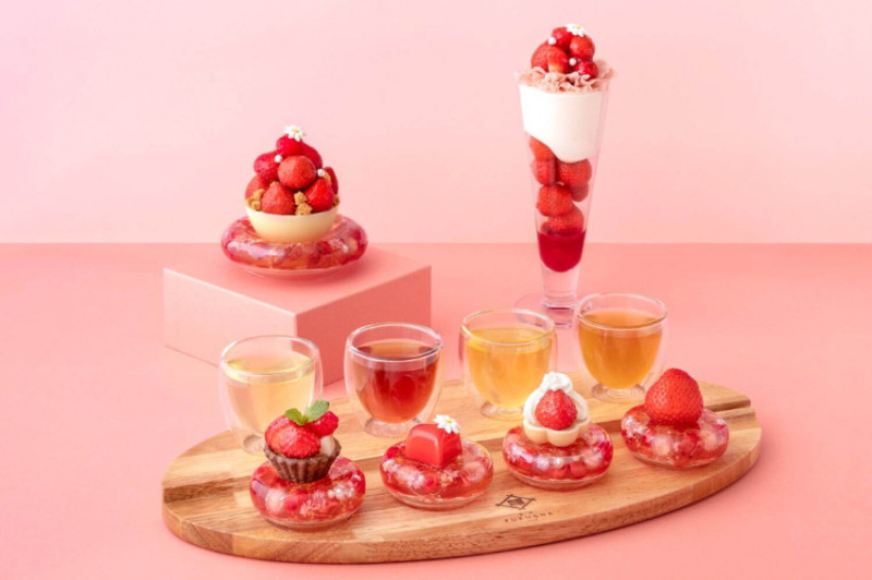 福壽園CAFE「茶寮FUKUCHA」推出超浮誇草莓甜點，讓人吃到滿滿的冬日專屬幸福感！