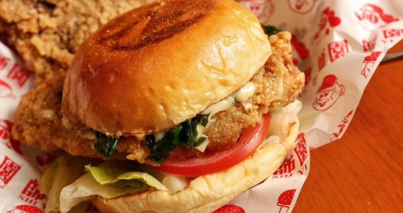 師園鹽酥雞漢堡！Big Al’s Burgers聯名師園鹽酥雞，IG必拍雞排漢堡、鹽酥雞拼盤限定開吃。