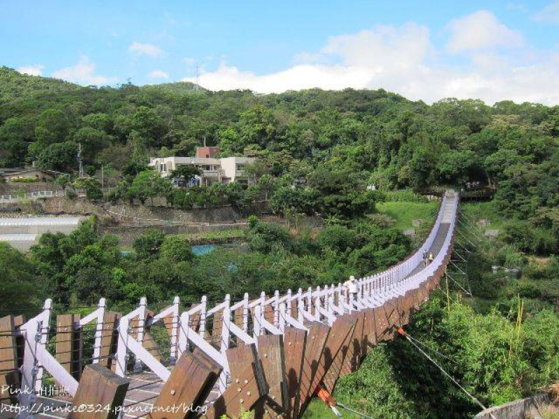 【台北景點】內湖白石湖吊橋 ❤ 具有特色的半日遊景點 (真愛趁現在拍攝景之一)