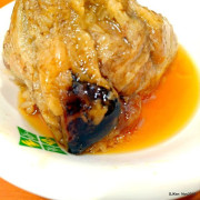 (台北捷運板南線西門站周邊美食)「王記府城肉粽」西門店 --- 國內外客人匯集，美味可口的「肉粽」與「蘿蔔魚丸湯」。 