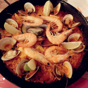 NO.95 De Espana西班牙小酒館。道地的西班牙美食，鮮鮭起司捲、初榨橄欖油香蒜蝦好吃!