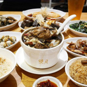 雙月食品社 - 新北中和燉品推薦，華人養生雞湯第一品牌，天冷就是要喝養生燉品暖暖身體，油飯、麵線、滷味也大推，更是月子餐點首選